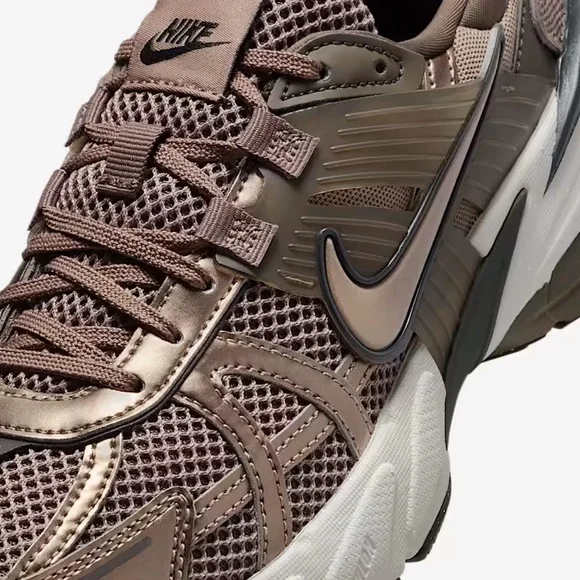 Nike Metallic Brown Mesh Sneakers - Picture 1 of 4